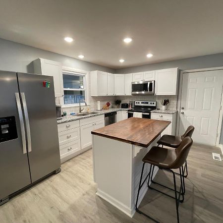 Remodeled Cottage With Sunroom Manchester Esterno foto
