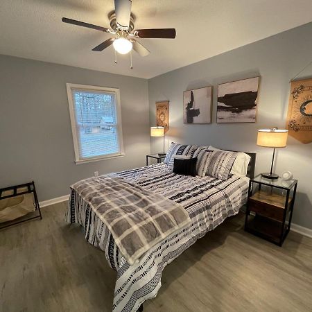Remodeled Cottage With Sunroom Manchester Esterno foto