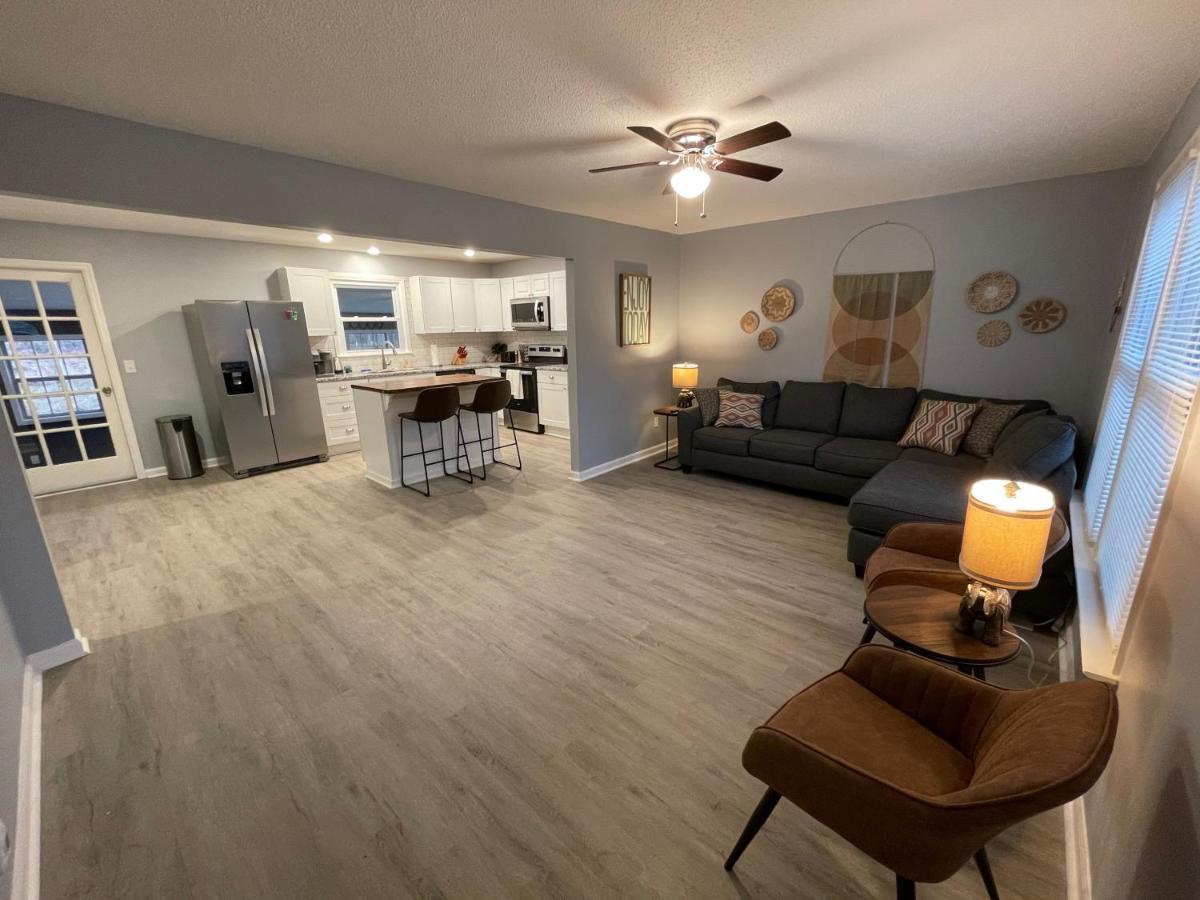 Remodeled Cottage With Sunroom Manchester Esterno foto