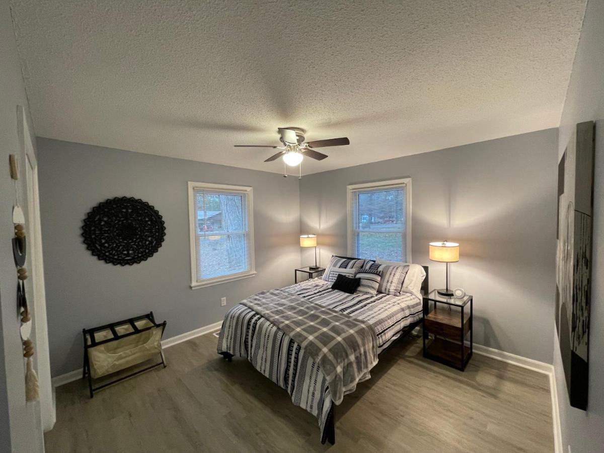Remodeled Cottage With Sunroom Manchester Esterno foto