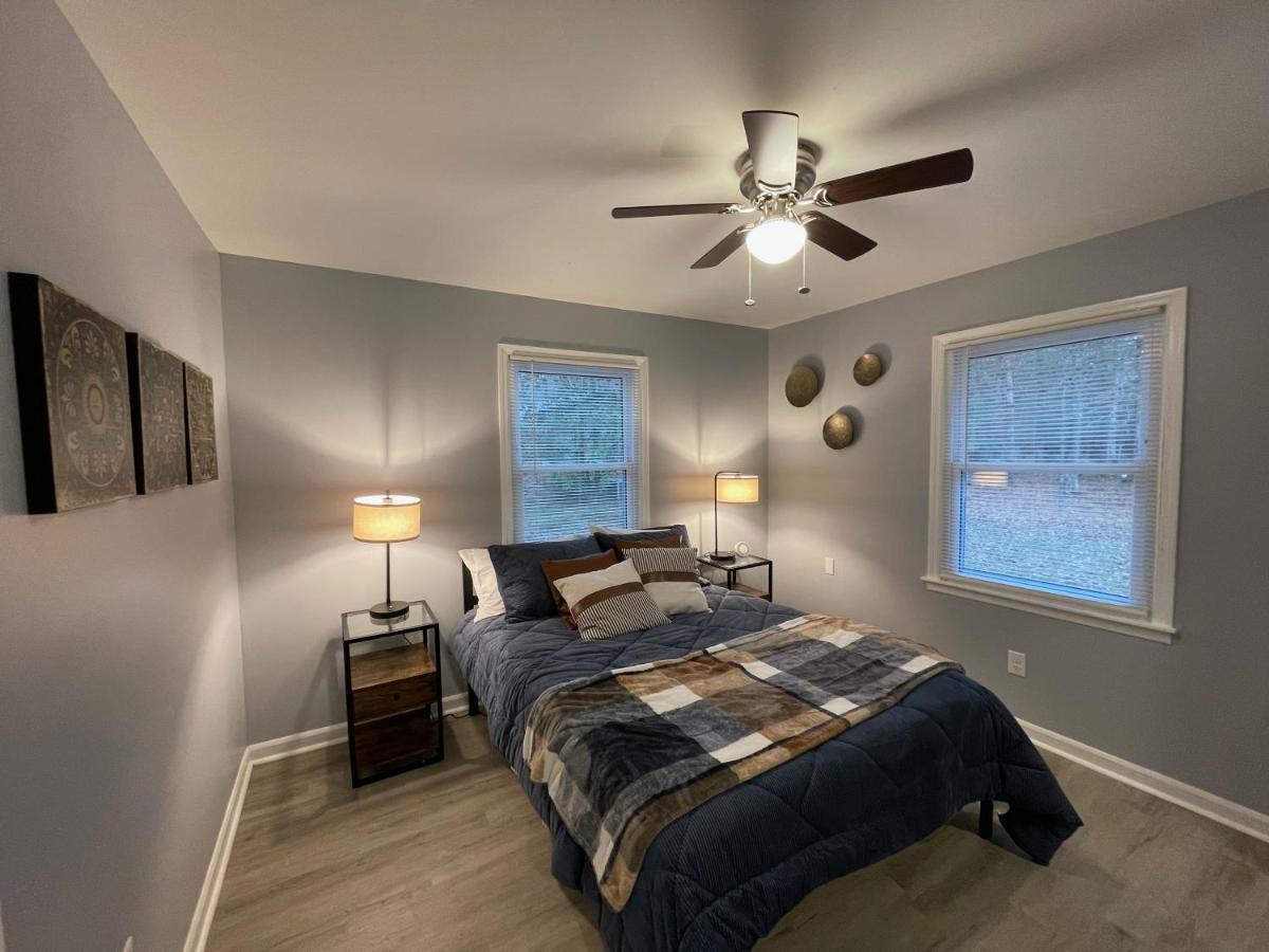 Remodeled Cottage With Sunroom Manchester Esterno foto