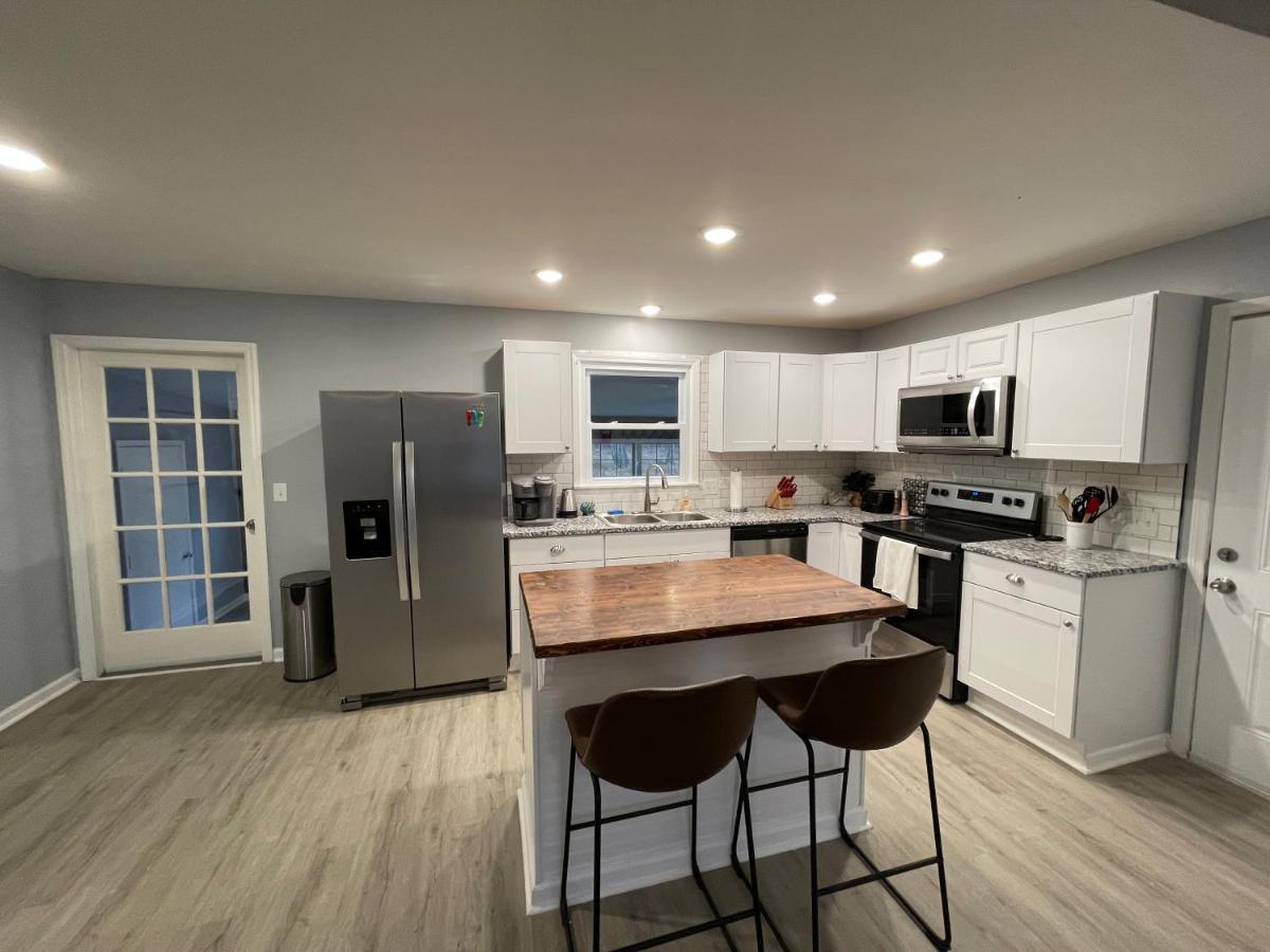Remodeled Cottage With Sunroom Manchester Esterno foto